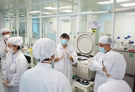 VNU-HCM Strengthens Global Ties with 21 New Visiting Professors for 2025