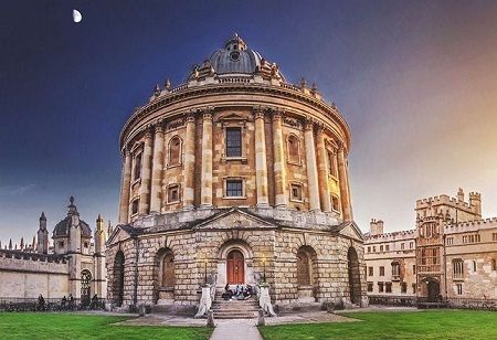Oxford University Press Launches Trilingual Sanskrit-Hindi-English Dictionary